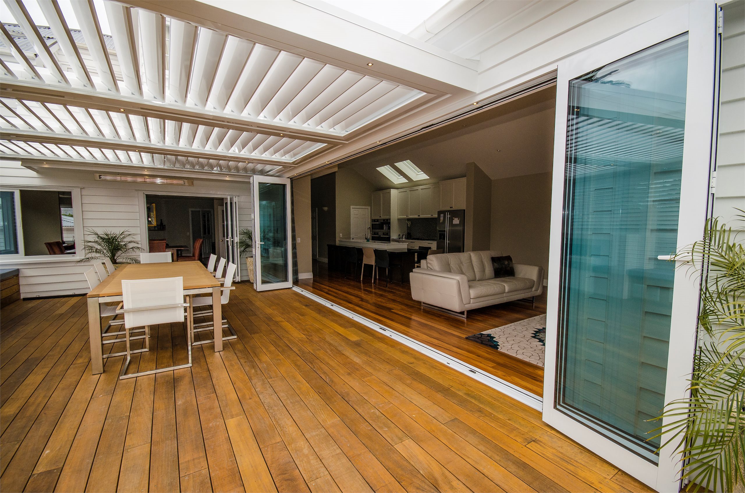 Welcome to View Master Windows & Doors Welcome to View Master Windows & Doors